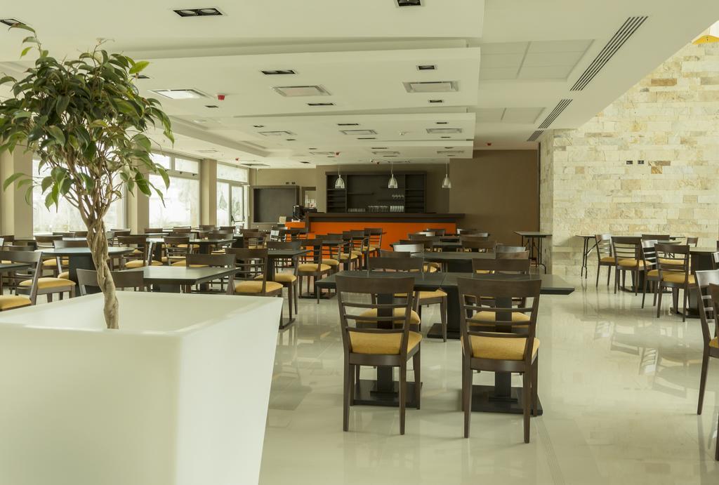 Howard Johnson Neuquén Extérieur photo