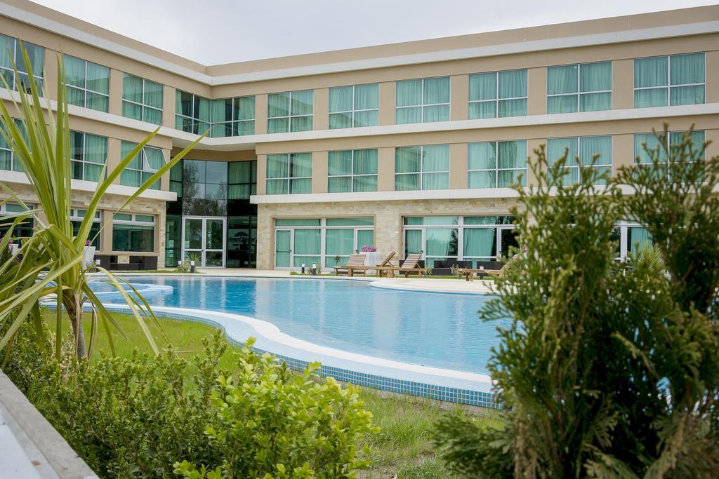 Howard Johnson Neuquén Extérieur photo
