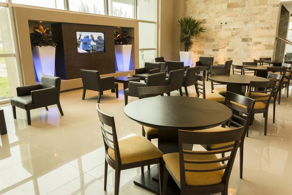 Howard Johnson Neuquén Extérieur photo