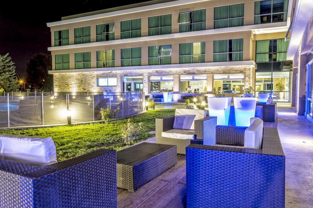 Howard Johnson Neuquén Extérieur photo