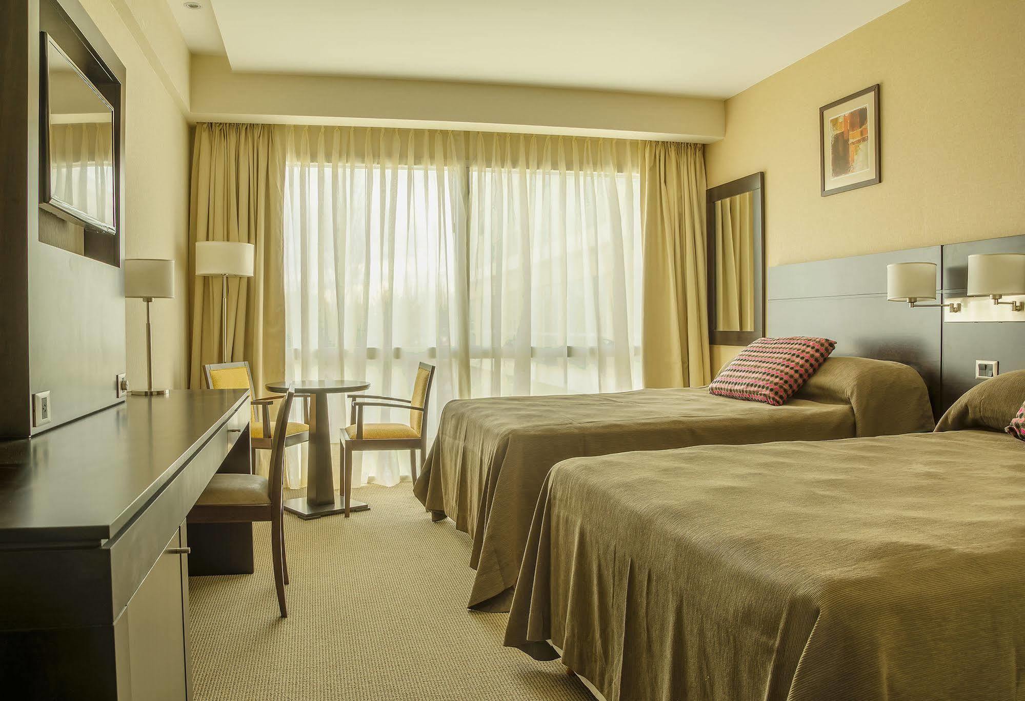 Howard Johnson Neuquén Extérieur photo